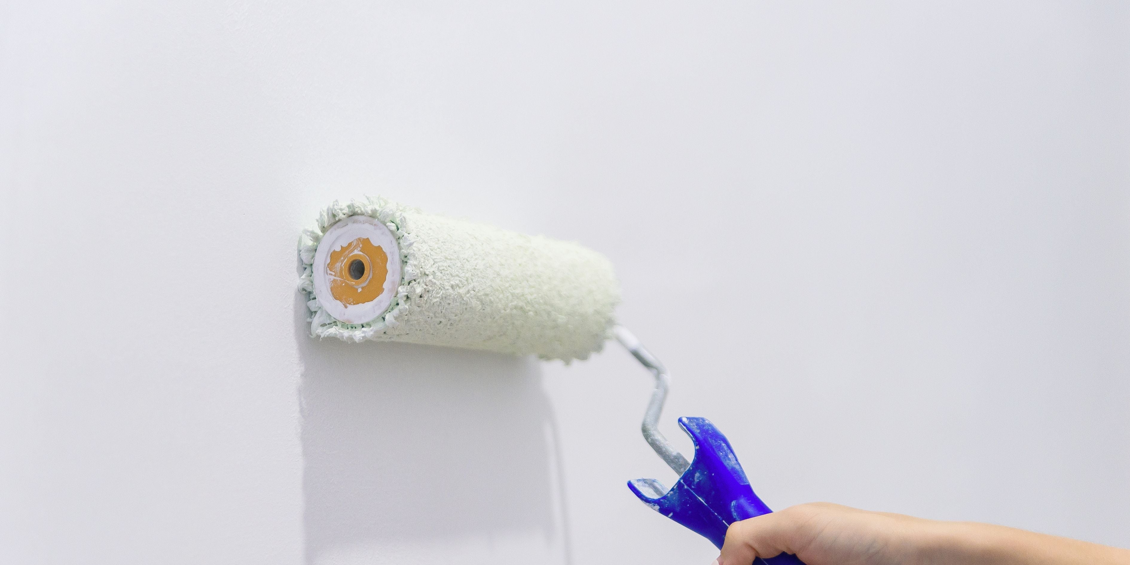 Mastering the Art of Painting with Rollers: A DIY Enthusiast's Guide