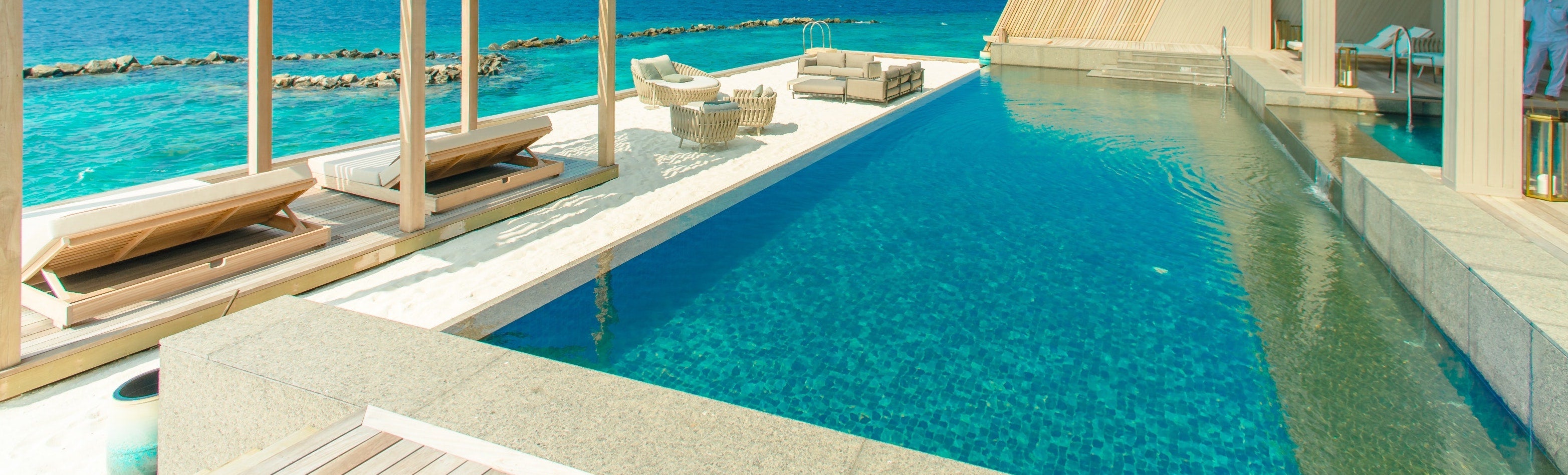 How to Paint Your Swimming Pool Ready for Summer