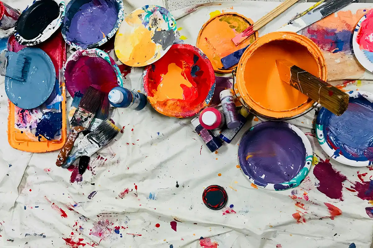 The Difference Between Latex & Acrylic Paint – DIY Tips & Tricks